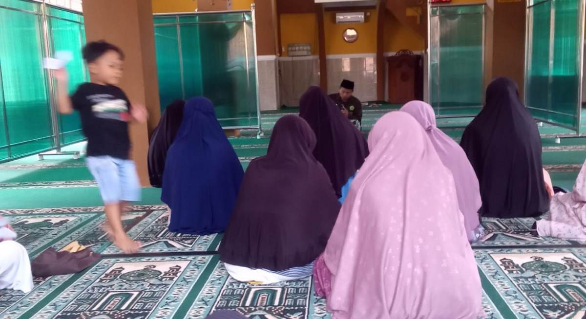 Penyuluh KUA Gumelar Ajak Jamaah MT Nurul Iman Dawamkan Istighfar