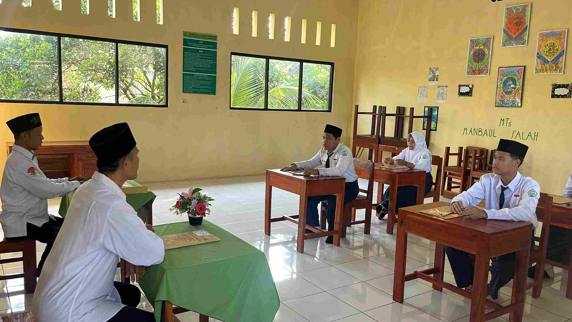 Gema Literasi Dibalik Tenangnya Ujian: TKAD MTs Manbaul Falah Gerduren Berlangsung Khidmat