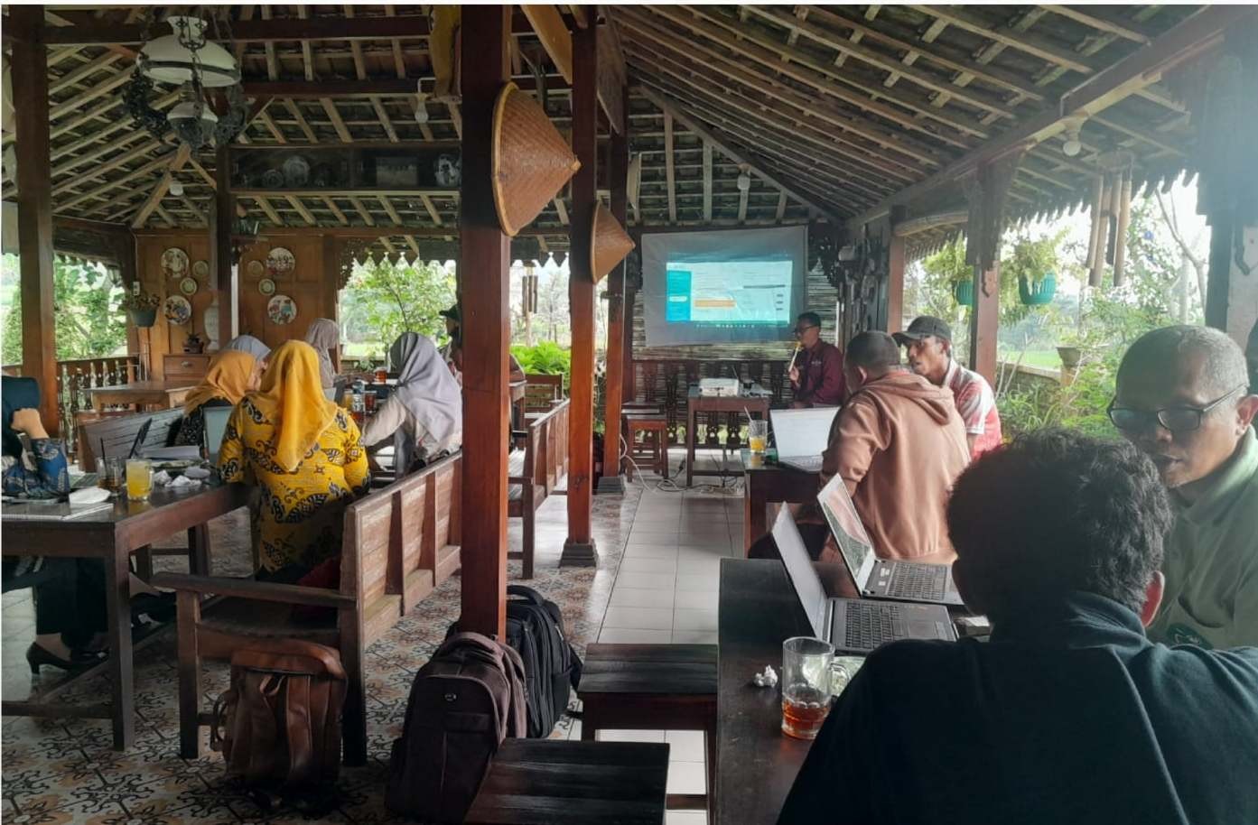 Percepat Transformasi Digital, MI Se-Kecamatan Pekuncen ikuti Pendampingan Intensif EMIS GTK