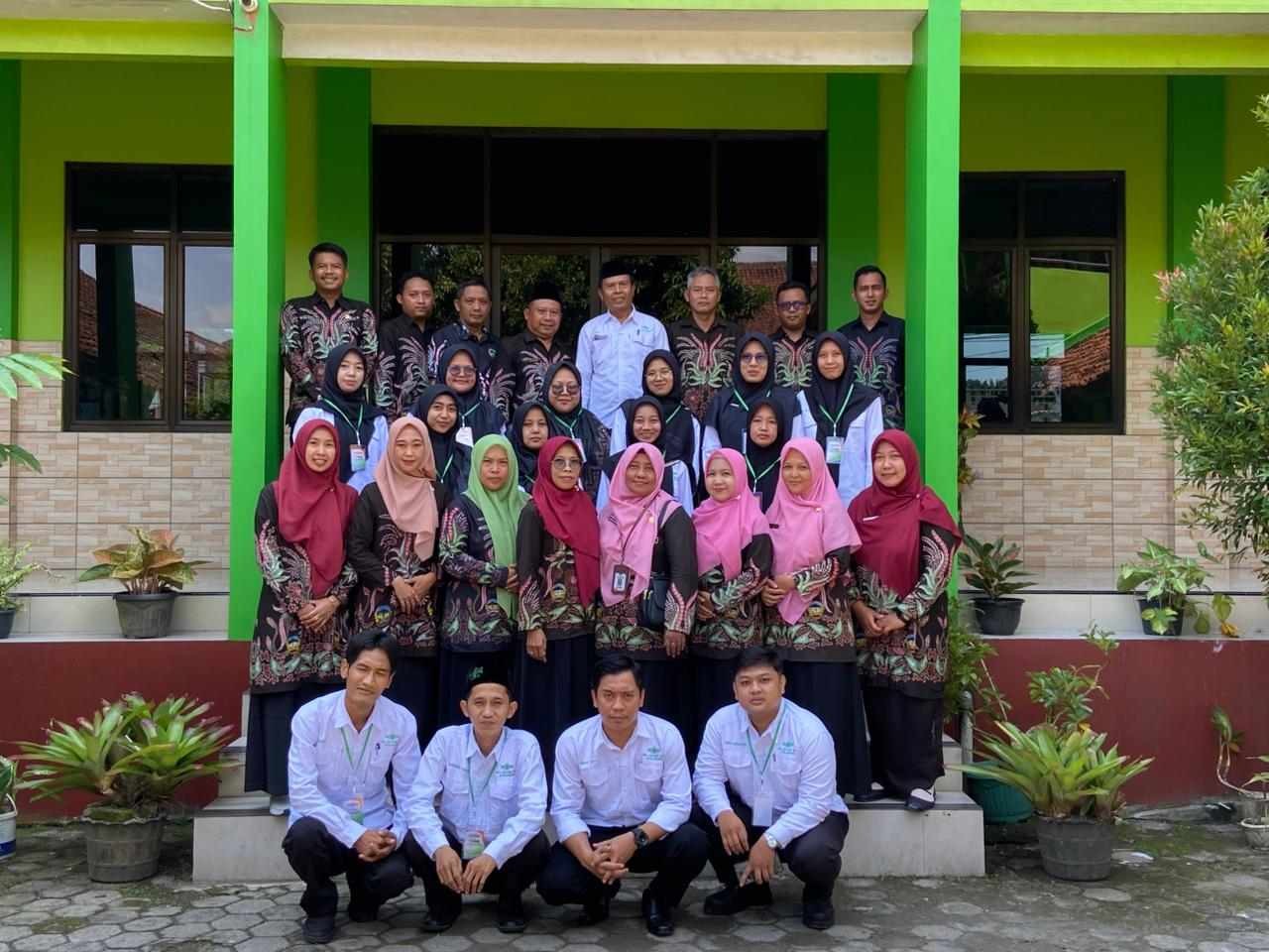 Penuh Kesiapan dan Doa, 250 Siswa MTs Maarif NU 1 Jatilawang Ikuti Ujian Madrasah