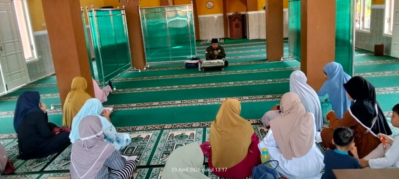 Penyuluh KUA Gumelar Perkuat Spiritualitas Jamaah MT Nurul Iman Tentang Fadhilah Dzikir