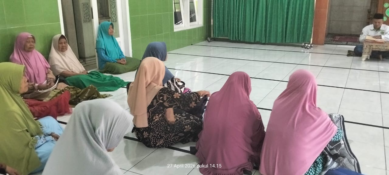 Penyuluh KUA Gumelar Beri Penyuluhan Keutamaan Sedekah di MT Nurfalah