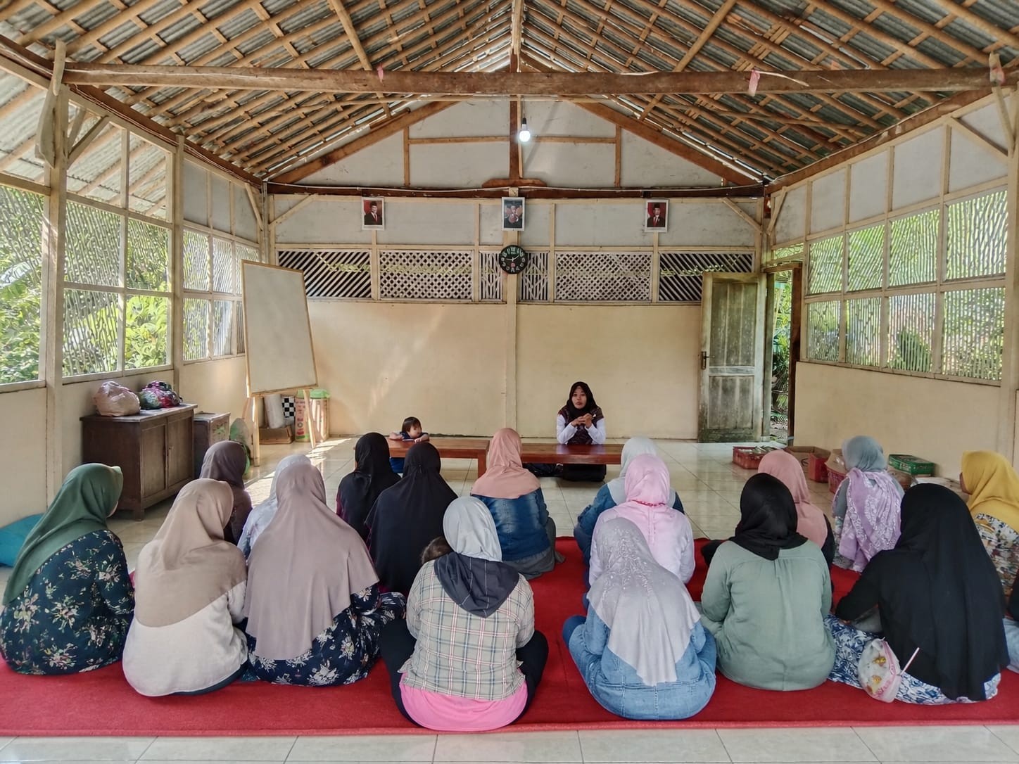 Tekankan Kesehatan Sebagai Amanah yang Harus Dijaga: Penyuluh Beri Edukasi di Posbindu Srikandi Desa 