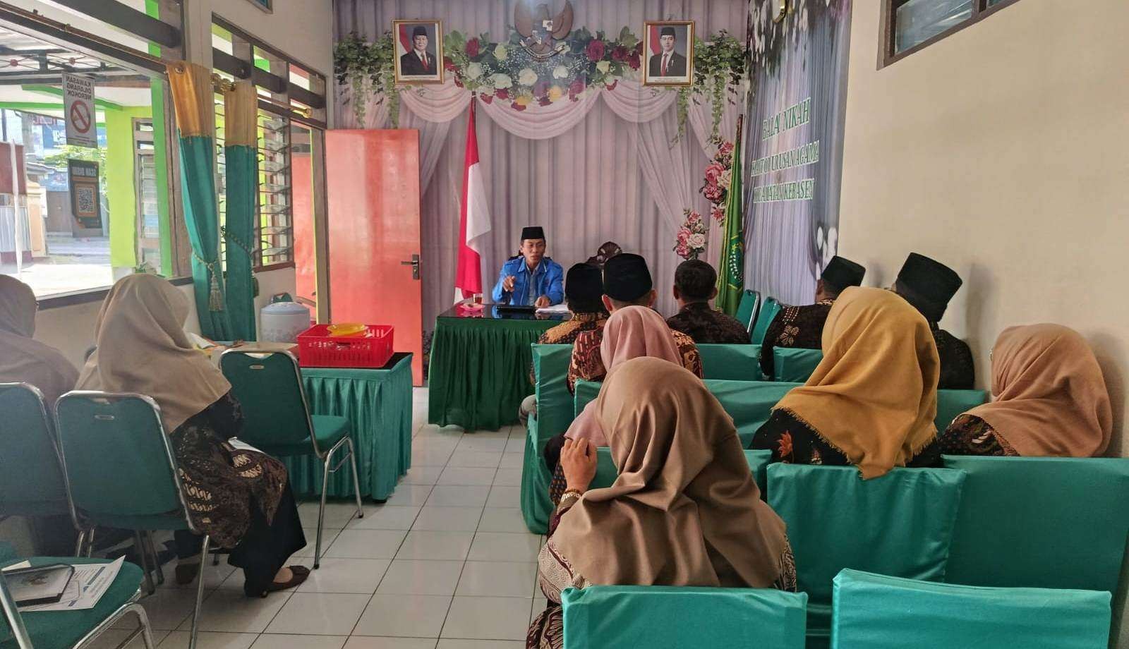 KUA Kebasen Gelar Pembinaan ASN dan Bedah PMA Nomor 30 Tahun 2024
