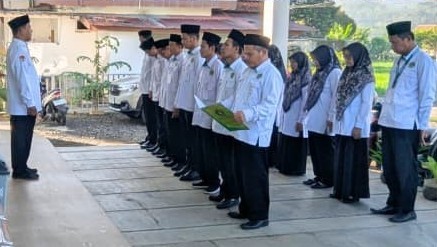Usai Libur Panjang, ASN KUA Somagede Langsung Tancap Gas Bersiap Hadapi Monev Bimas Islam