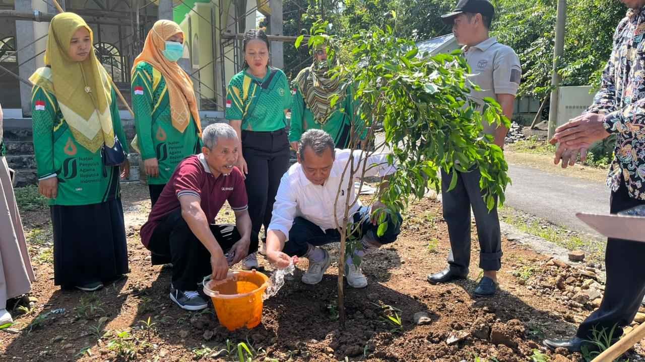 Kepala Kantor Kemenag Banyumas Membuka Kegiatan Ekoteologi di Desa Moderasi Banjarpanepen