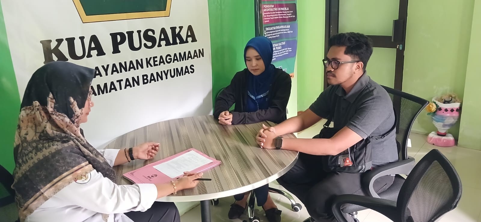 Penyuluh KUA Banyumas Tekankan 5 Pilar Pernikahan dan Transparansi Keuangan