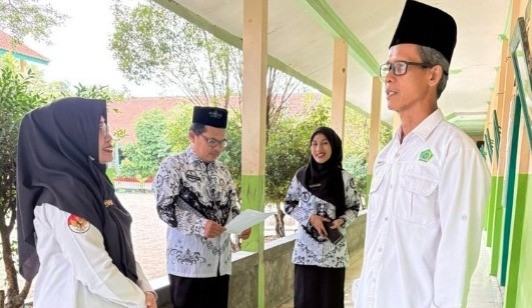 Pengawas Lakukan  Monitoring  Pelaksanaan Asesmen Sumatif Semester Genap di MTs Maarif NU 1 Purwojati