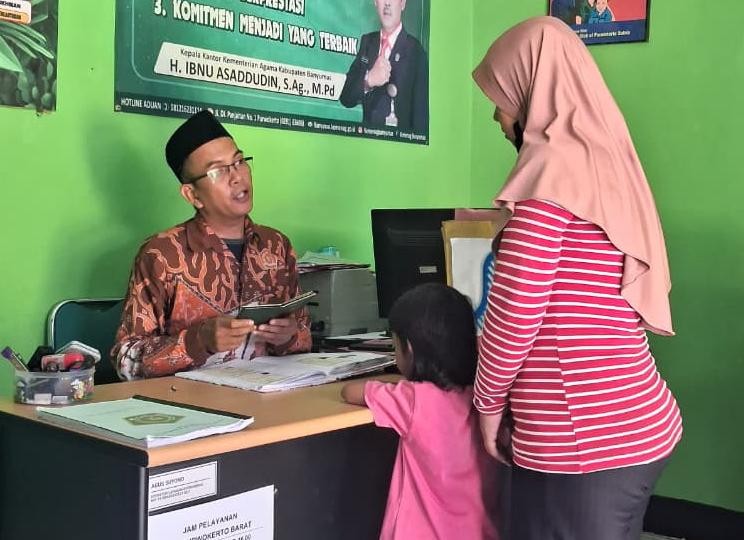 KUA Layani Pengurusan Duplikat Buku Nikah Warga Rejasari