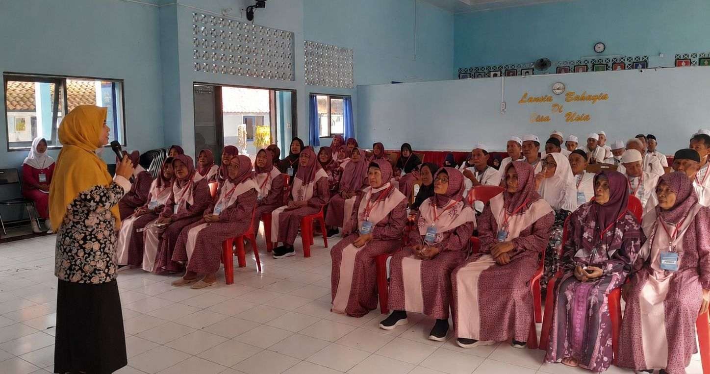 Bimbingan Penyuluhan Keagamaan di RPS Banyumas: Semangat Beribadah dan Berolahraga di Usia Lanjut