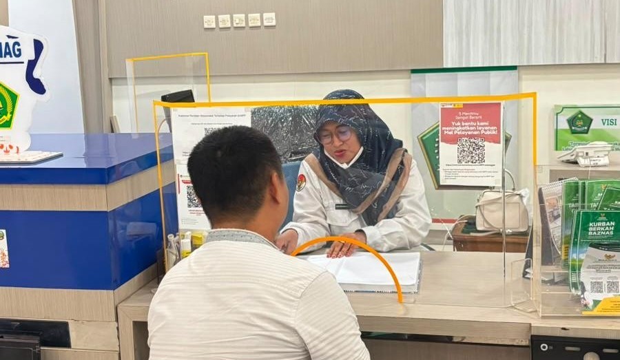 Penyuluh Berikan Konsultasi Penyesuaian Nama pada Buku Nikah di MPP