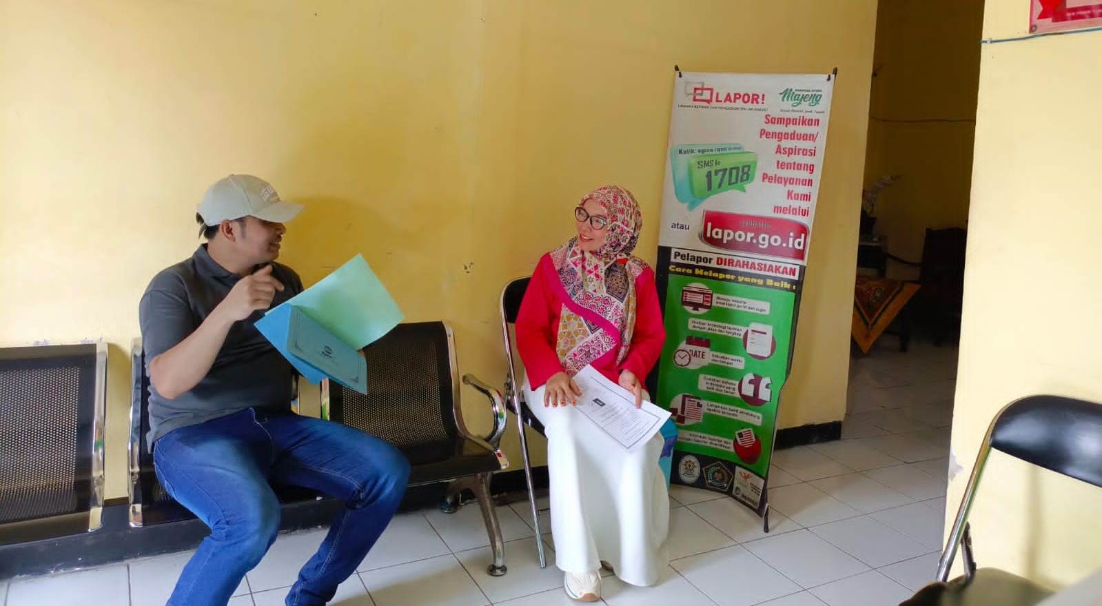 Sigap dan Responsif: Staf KUA Wangon Layani Konsultasi Syarat Pencatatan Mualaf