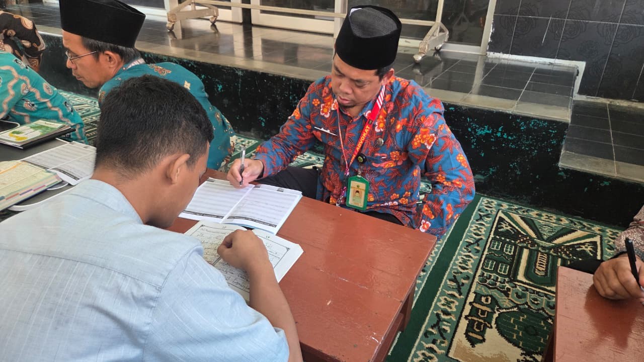 Melalui Metode Sorogan, Penyuluh Bimbing Warga Binaan Rutan Banyumas Mengaji Sesuai Kemampuan