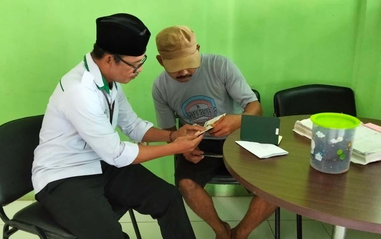 Pelayanan Ramah di KUA Ajibarang: Duplikat Buku Nikah Diserahkan Langsung