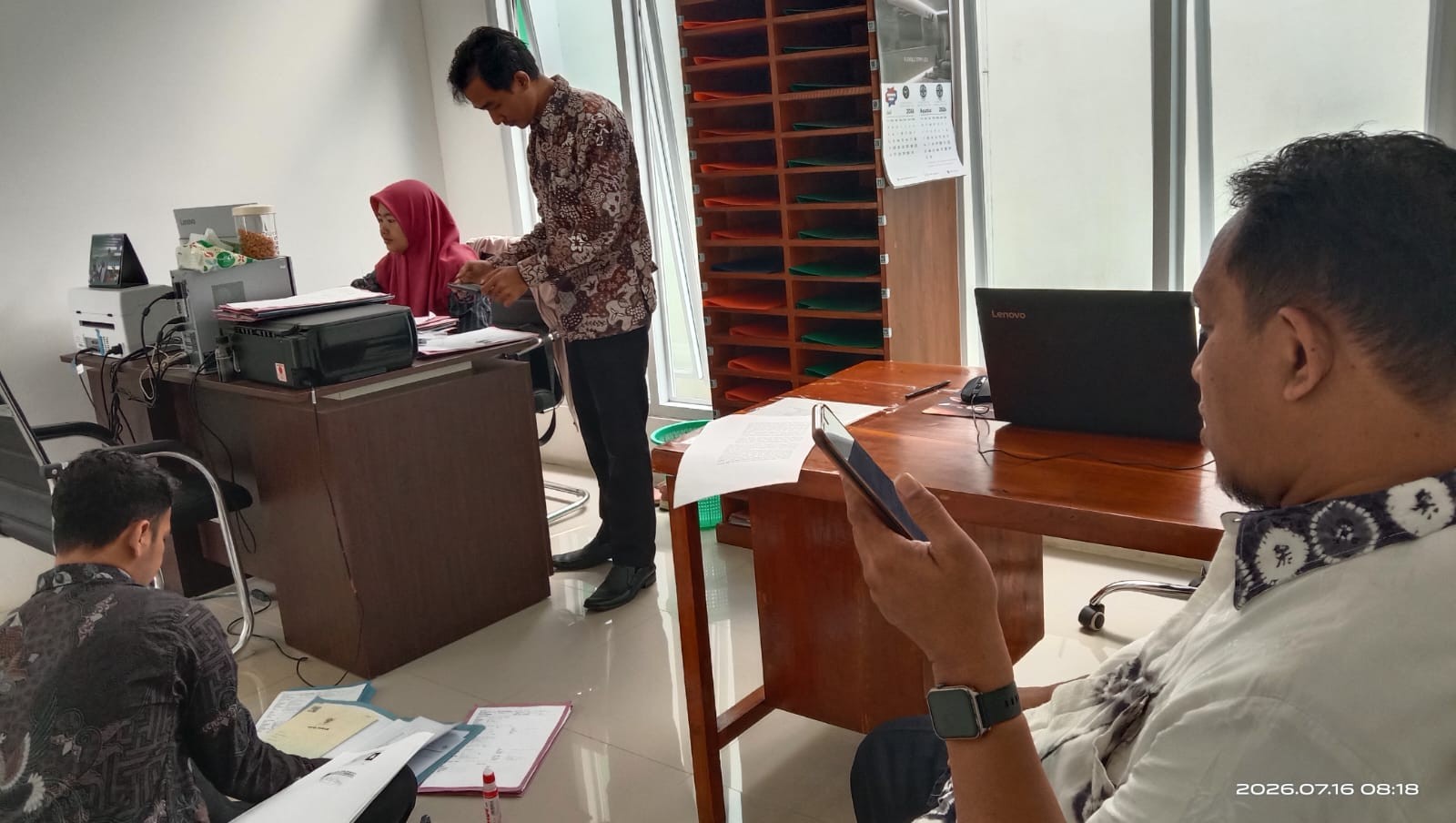 Optimalkan Layanan, KUA Somagede Lakukan Penataan Ulang Berkas Pendaftaran Nikah