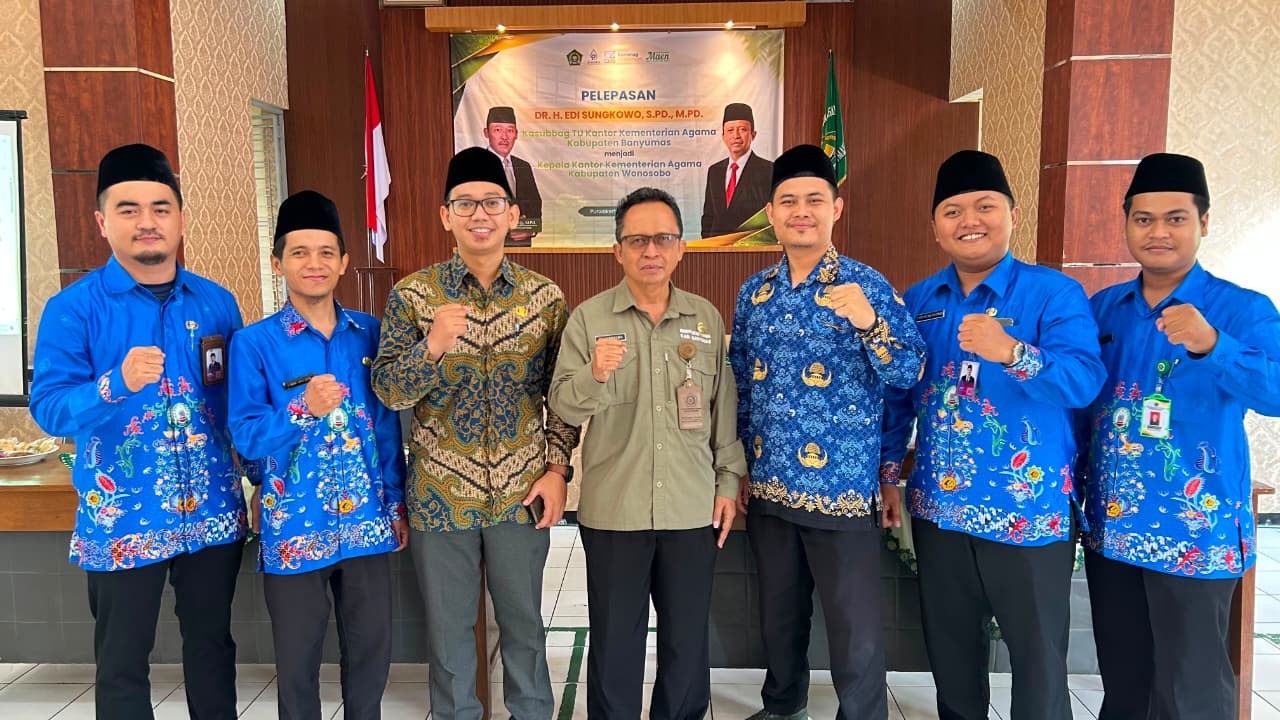 Suasana Haru Warnai Pelepasan Kasubbag TU Kemenag Banyumas Menuju Amanah Baru di Wonosobo