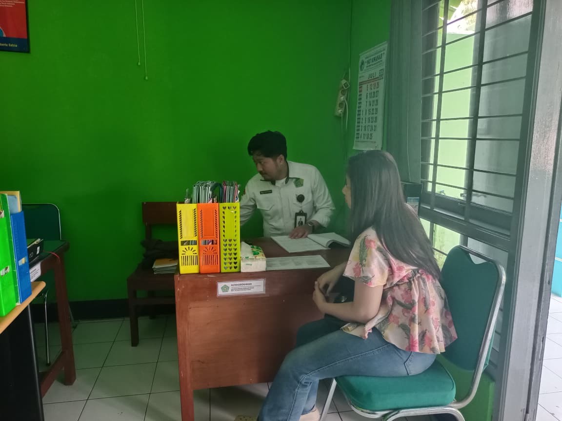 KUA Berikan Pelayanan Permohonan Pembuatan Akta Cerai untuk Persyaratan Kerja