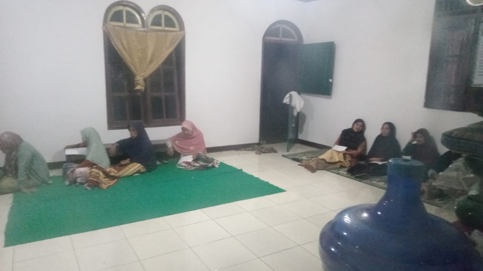 Memetik Pengampunan di Hari Kiamat: Malam Rutinan Majelis Ta'lim Padhang Ati Eling Kubur