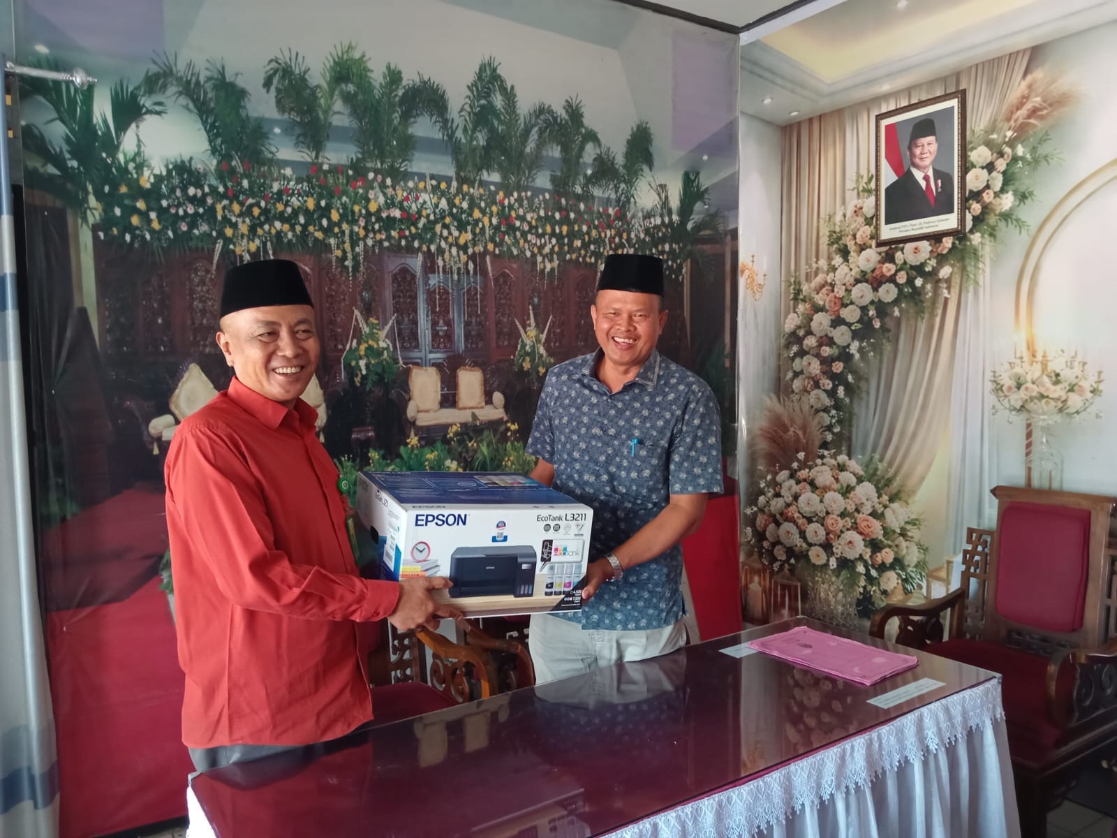 Dukung Peningkatan Layanan, KUA Pekuncen Terima Bantuan Printer dari Kanwil Kemenag Jawa Tengah
