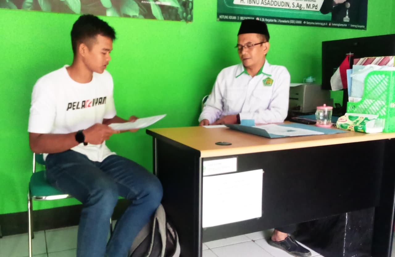 KUA Berikan Pelayanan Legalisir Surat Pernyataan Belum Menikah bagi Calon Pendaftar TNI