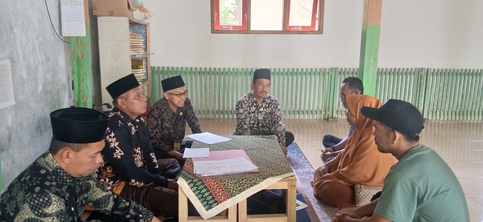 Wujudkan Kepedulian Pendidikan, Ikrar Wakaf Tanah di Desa Watuagung Berjalan Khidmat dan Lancar