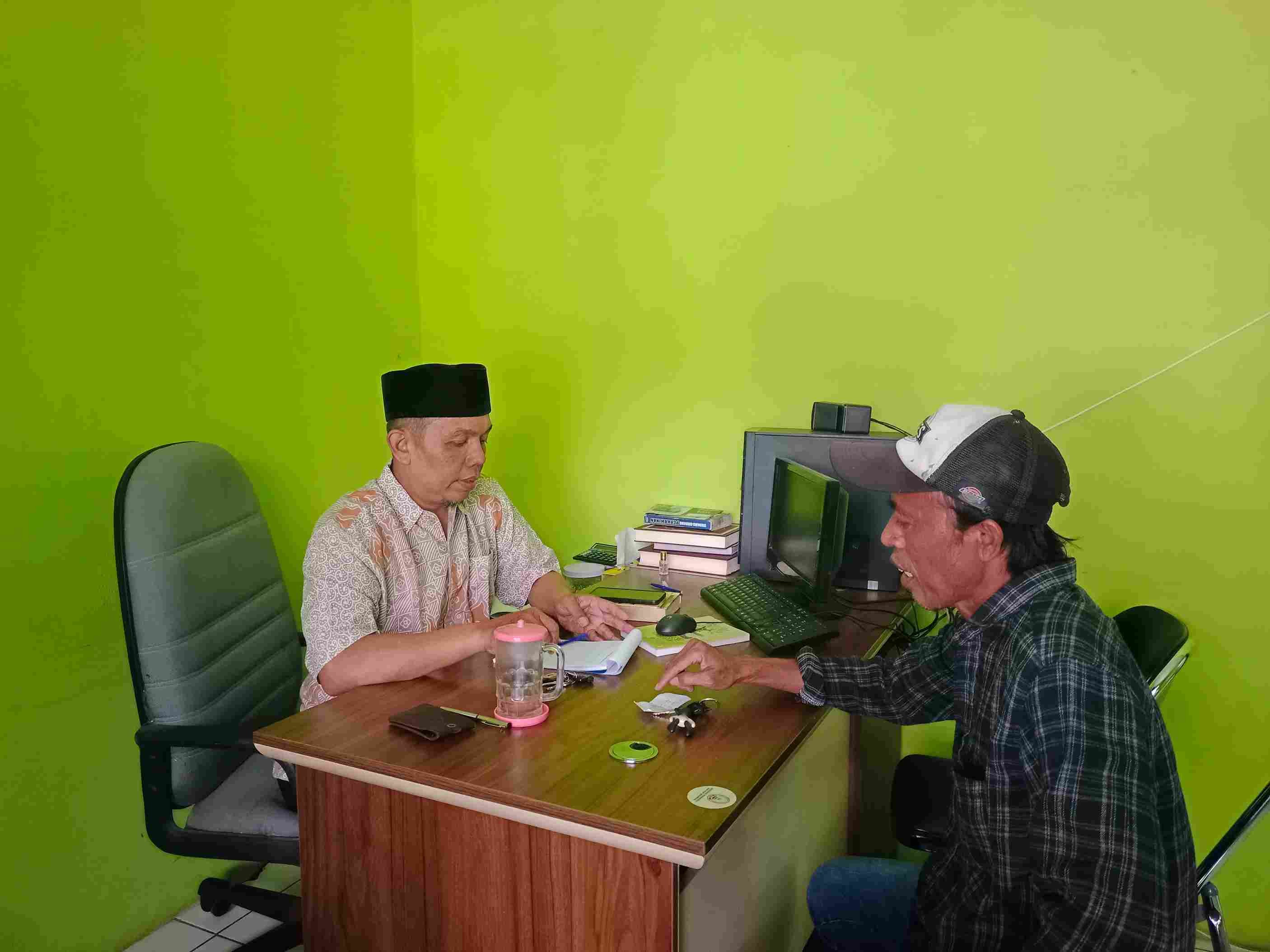 KUA Purwokerto Barat Berikan Layanan Konsultasi Rumah Tangga kepada Warga Pasirmuncang