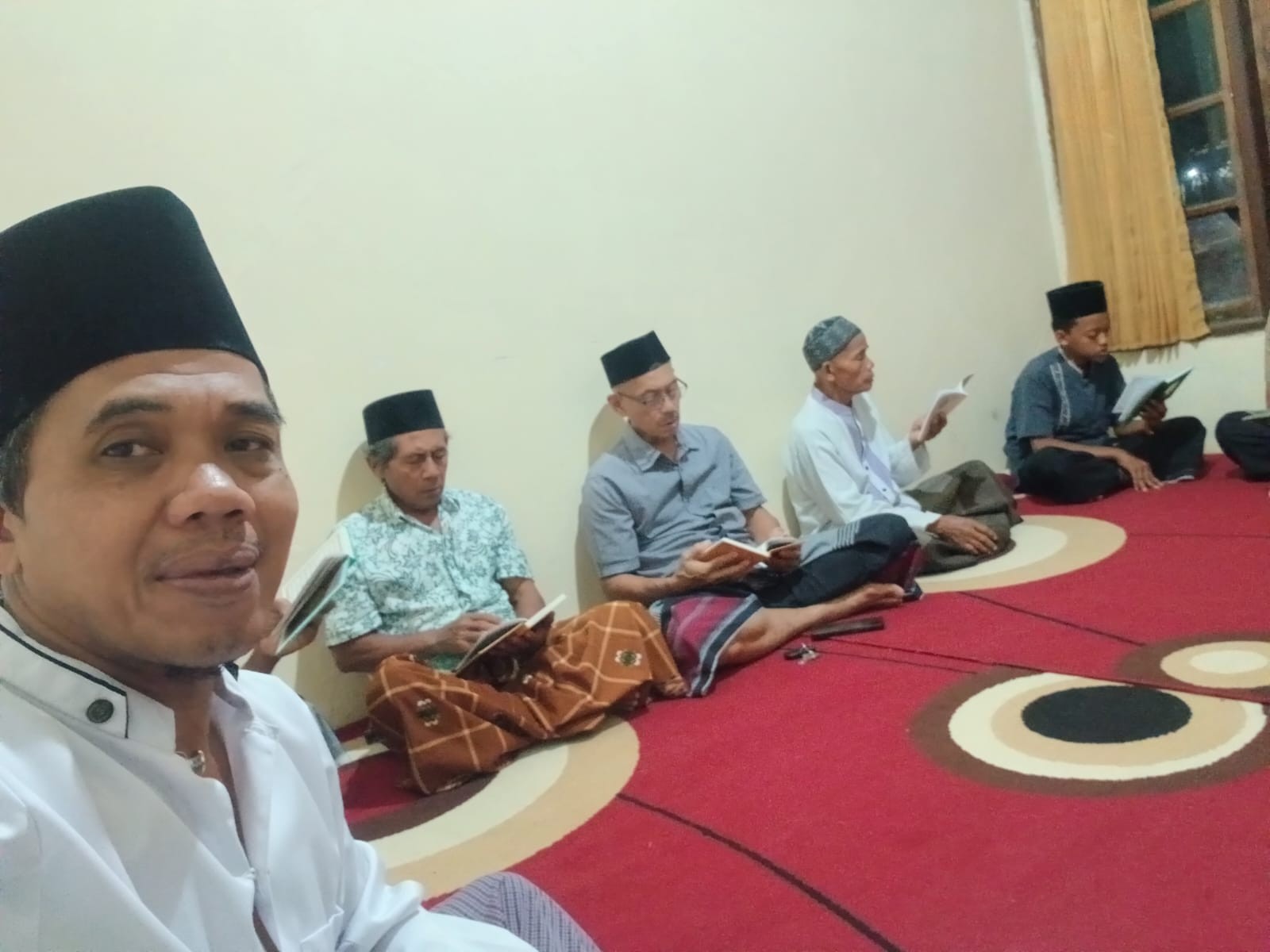 Penyuluh KUA Isi Bimbingan Rutin Malam Jumat di Masjid Al-Ikhlas Buniayu