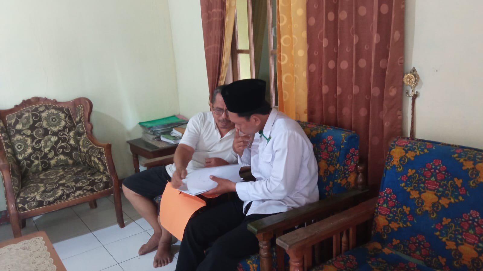 Perkuat Tata Kelola Wakaf, Penyuluh KUA Kemranjen Silaturahmi ke Kediaman Nadzir