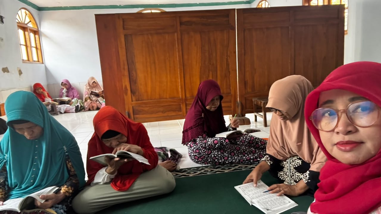 Penyuluh KUA Purwokerto Barat Laksanakan Bimbingan Ngaji Iqro di MT Al Qorib