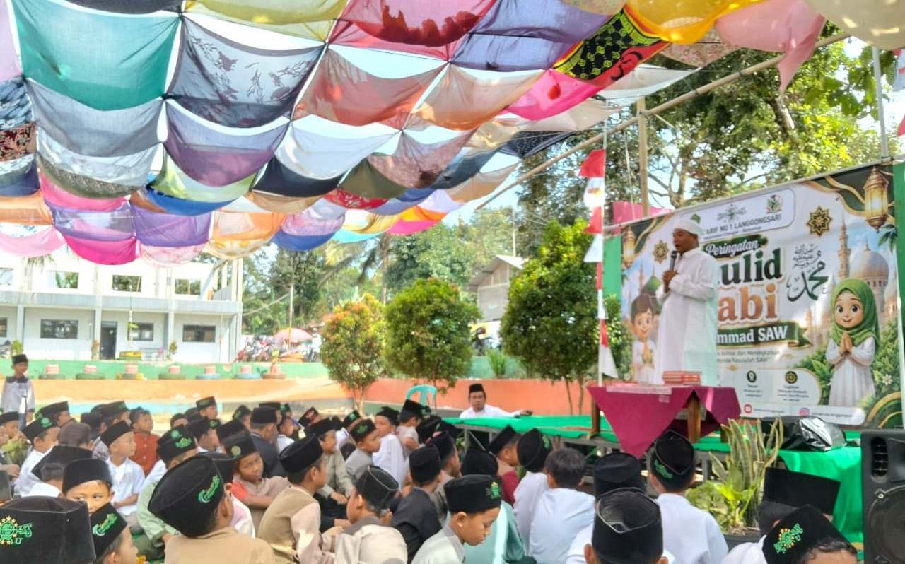 Semarak Maulid Nabi di MI Maarif NU 1 Langgongsari