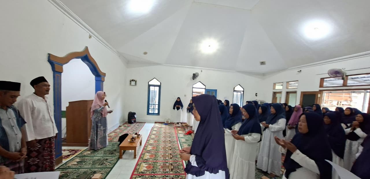Redam Ketegangan Lewat Siroh Hajar Aswad, Penyuluh Ajak Jamaah MT Az Zahra Somagede Teladani Akhlak Rasulullah