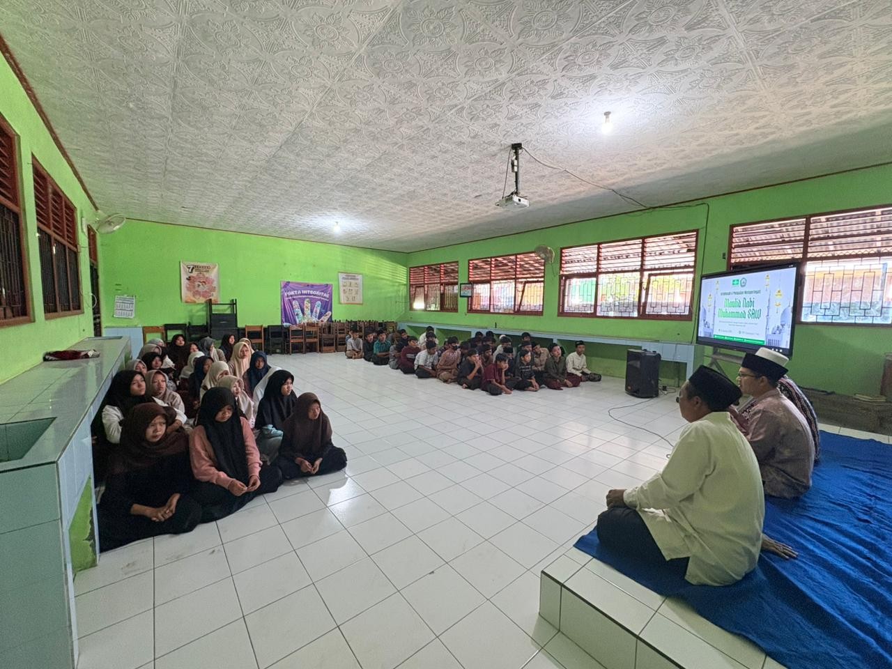 Penyuluh KUA Purwokerto Selatan Hadiri Pengajian Maulid Nabi di SMP Diponegoro 1 Purwokerto