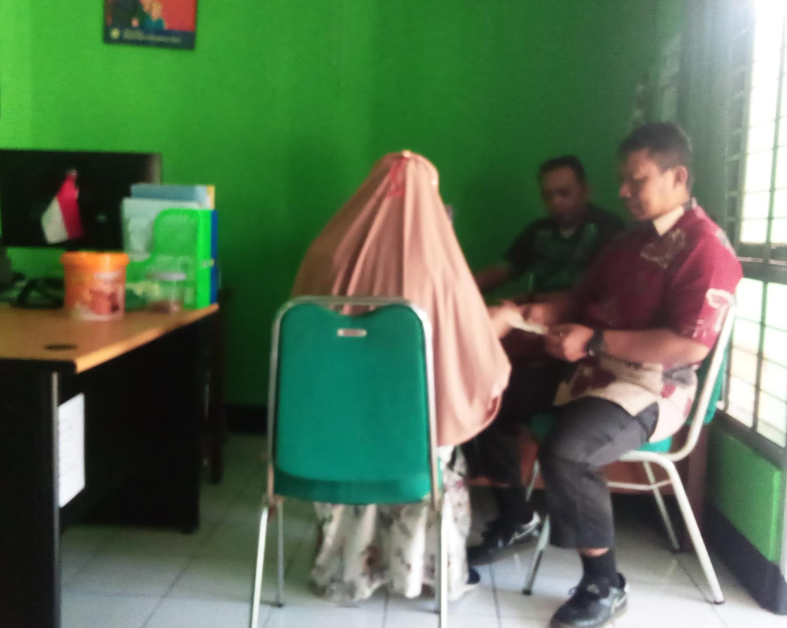 KUA Purwokerto Barat Layani Konsultasi Perbedaan Data pada Buku Nikah
