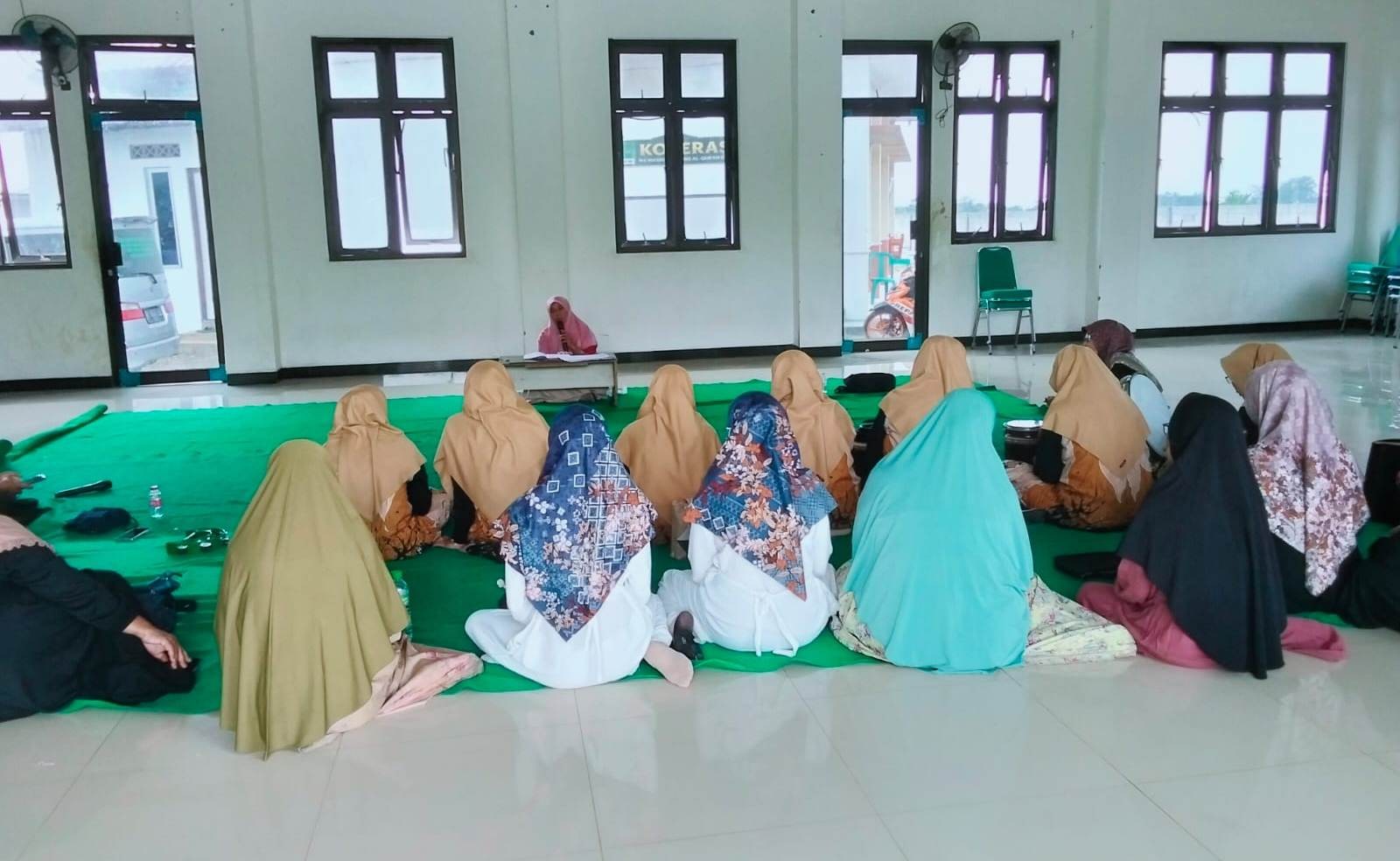 Penyuluh KUA Beri Bimbingan kepada Ibu-Ibu Muslimat NU Sumbang