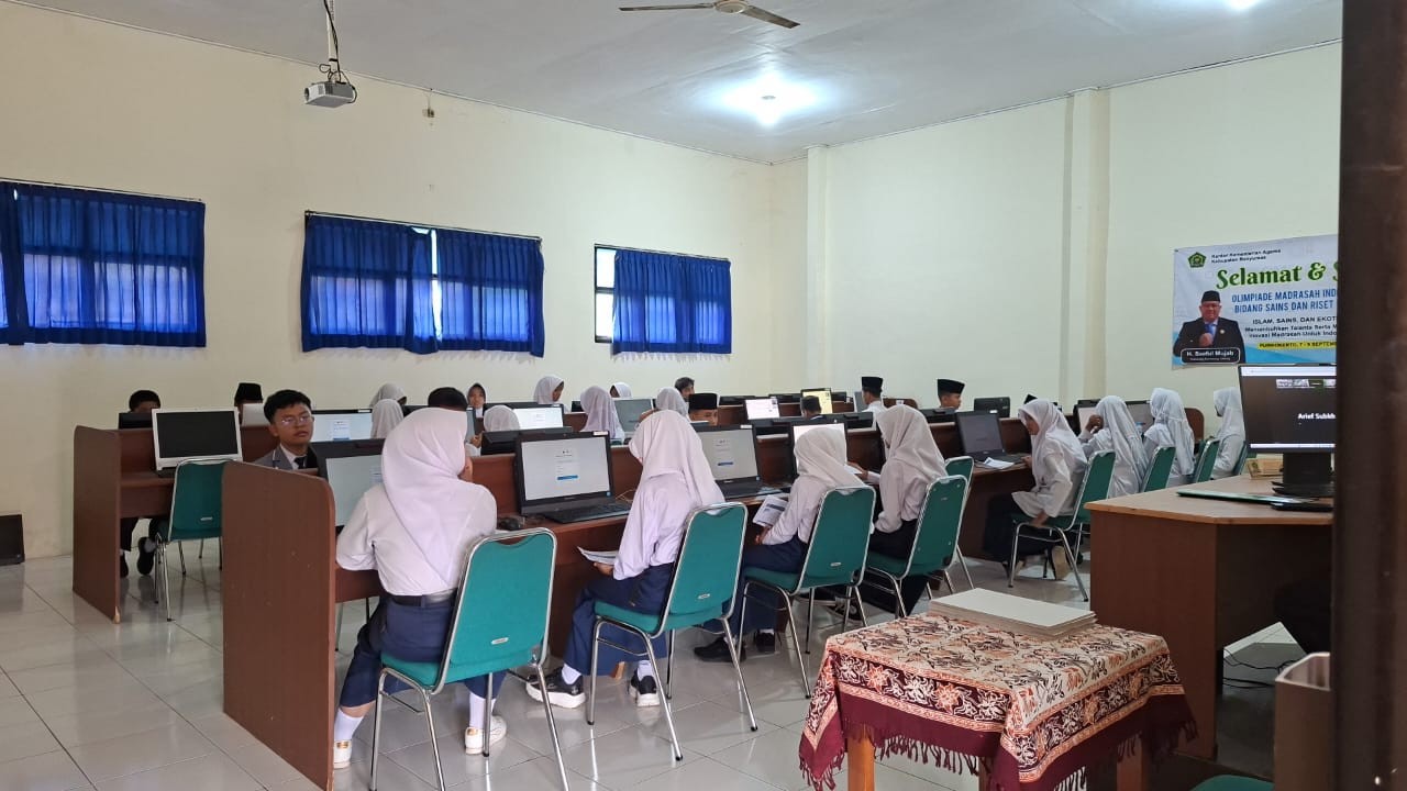 Melangkah untuk Berprestasi, Empat Siswa MTs Manbaul Falah Gerduren Berlaga di OMI Tingkat Kabupaten