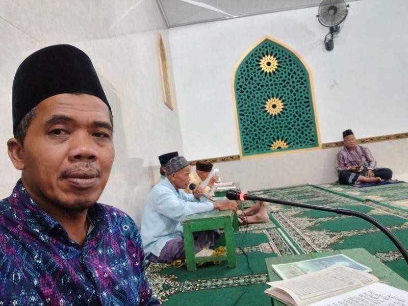 Membedah Kebesaran Allah Lewat Tafsir Al-Ibriz, Penyuluh KUA Tambak Gelar Kajian Al-Furqan di Buniayu