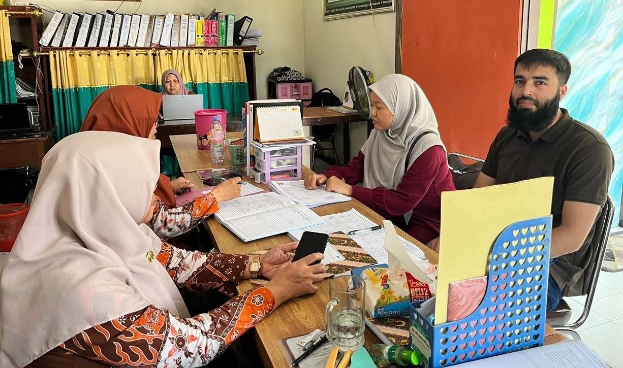 Lengkapi Berkas WNA Pakistan, Pasangan Catin Resmi Terdaftar di KUA Kebasen 