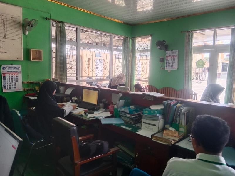 KUA Tambak Layani Warga Watuagung Urus Riwayat Pernikahan untuk Keperluan Akta Anak