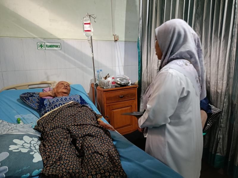 Penyuluh Agama Islam Kebasen Berikan Bimbingan Rohani bagi Pasien Rawat Inap
