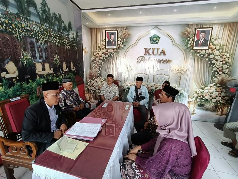 Dengan Ijab Kabul, Catin Resmi Jadi Pasangan Suami Istri