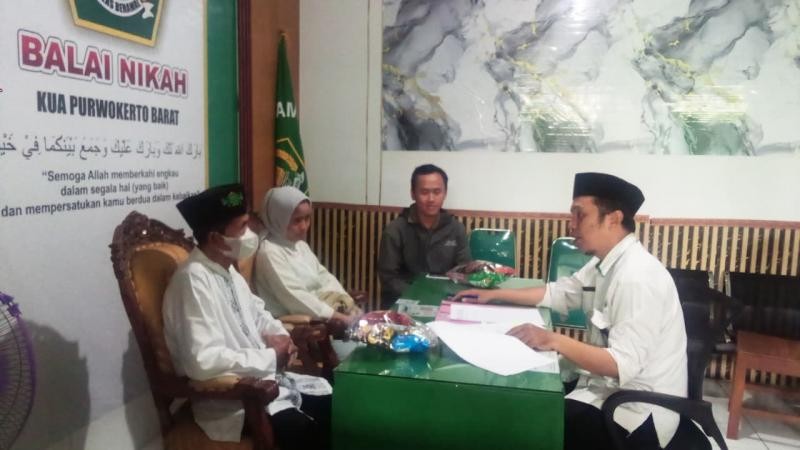 Kepala KUA Lakukan Pemeriksaan Wali dan Berkas Pernikahan Catin Rejasari