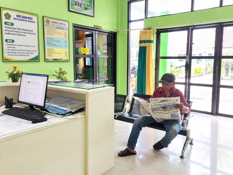 Menanti Layanan Sambil Membaca, KUA Sokaraja Hadirkan Ruang Pelayanan yang Informatif