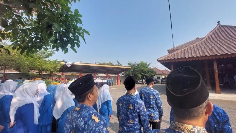 Upacara Hari Kesaktian Pancasila, KUA Kembaran Perkuat Semangat Persatuan
