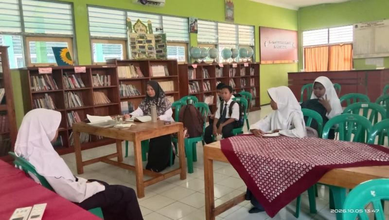 Semangat Membara! Penyuluh Agama Islam KUA Somagede Bekali Kafilah MAPSI SMP N 1 Somagede Menuju Ajang Kabupaten