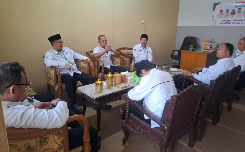 Kepala MAN 2 Banyumas Audiensi Kemenag Banyumas, Ini Pesan Kepala Kantor