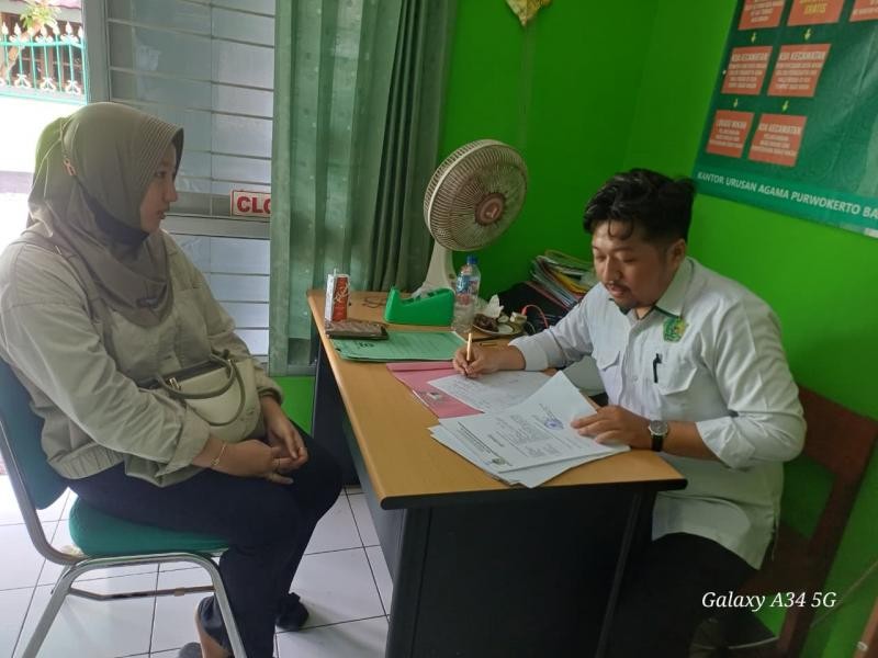 Penghulu Verifikasi Berkas Pernikahan Catin Kelurahan Kedungwuluh