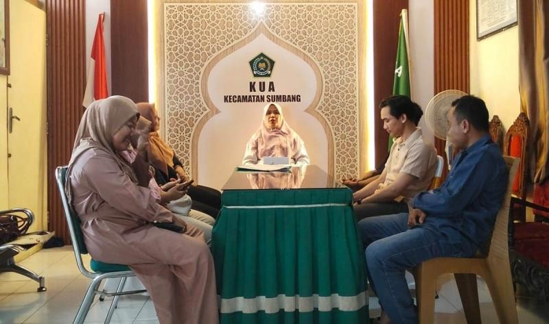 Bekali Kesiapan Lahir Batin, KUA Sumbang Gelar Bimbingan Perkawinan bagi Tiga Pasang Catin
