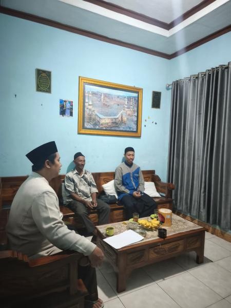 Penyuluh Agama Islam KUA Sokaraja Sambut dan Berikan Bimbingan Konseling kepada Wali Santri Alumni Asal Lampung