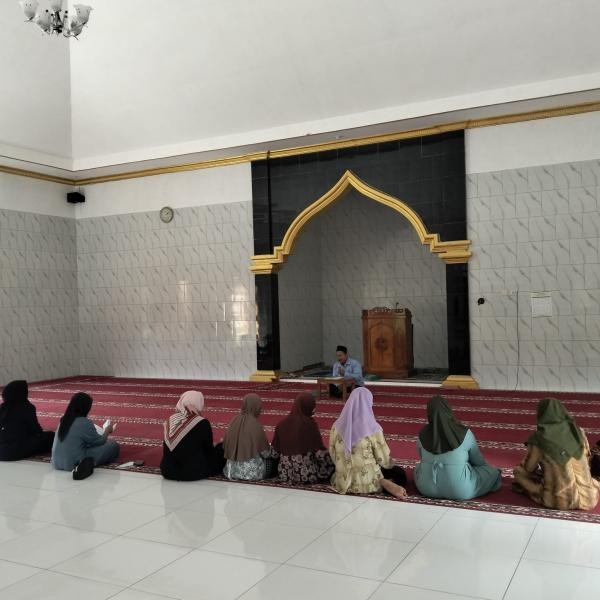 Perkokoh Kualitas Ibadah jamaah,Penyuluh KUA Gumelar Gelar Penyuluhan Pendalaman fikih Islam