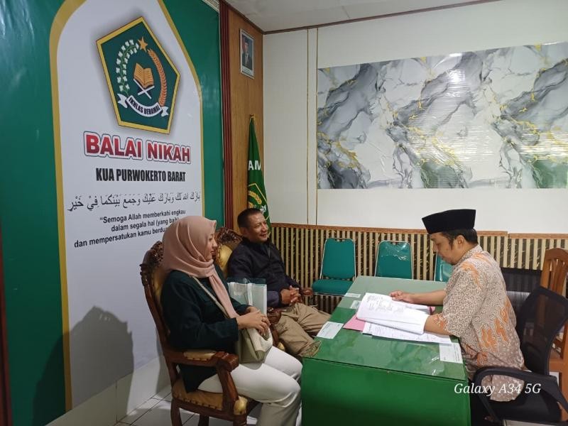 Pastikan Keabsahan Administrasi Pernikahan, Kepala KUA Periksa Wali dan Berkas Catin